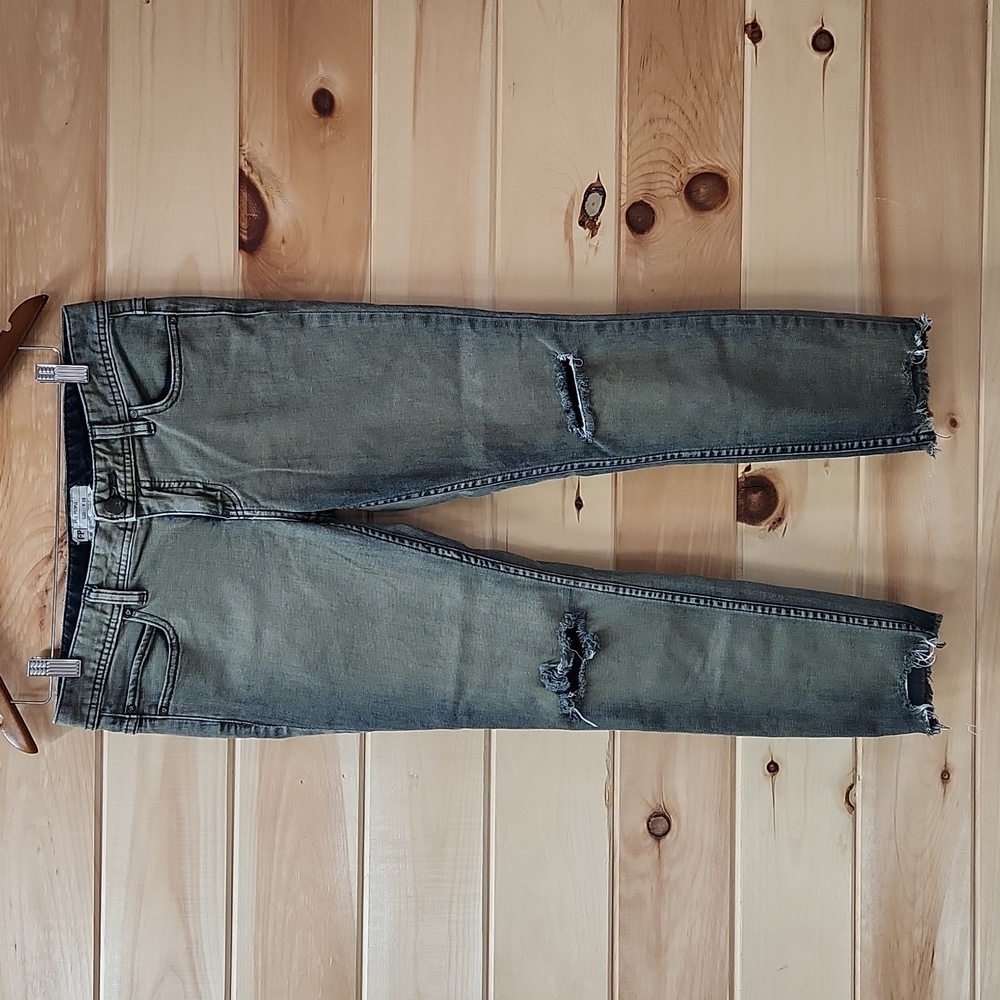 Super cool free people jeans with frayed hems and busted knees 28